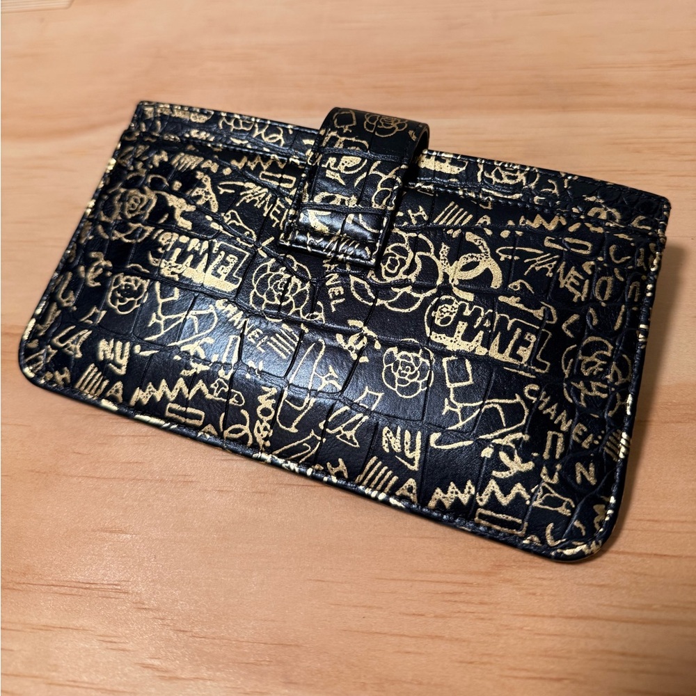 Rare CHANEL 19A Egypt Collection 2.55 Clutch Gold Graffiti With Insert - Picture 4 of 11